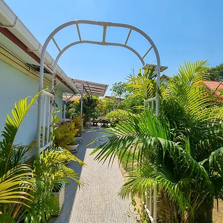 Tina'S Living Paradise II - Guesthouses With Private Pool, 5 Min To Beach Rayong Exterior photo