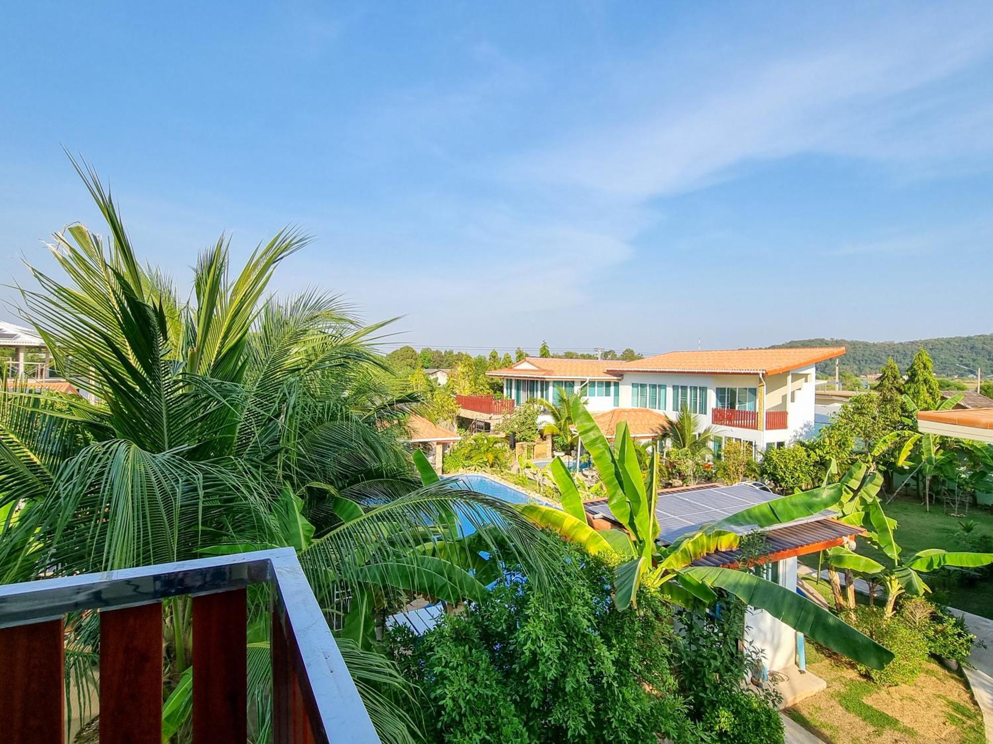 Tina's Living Paradise Ii - With Private Pool, 5 Min To Holiday home