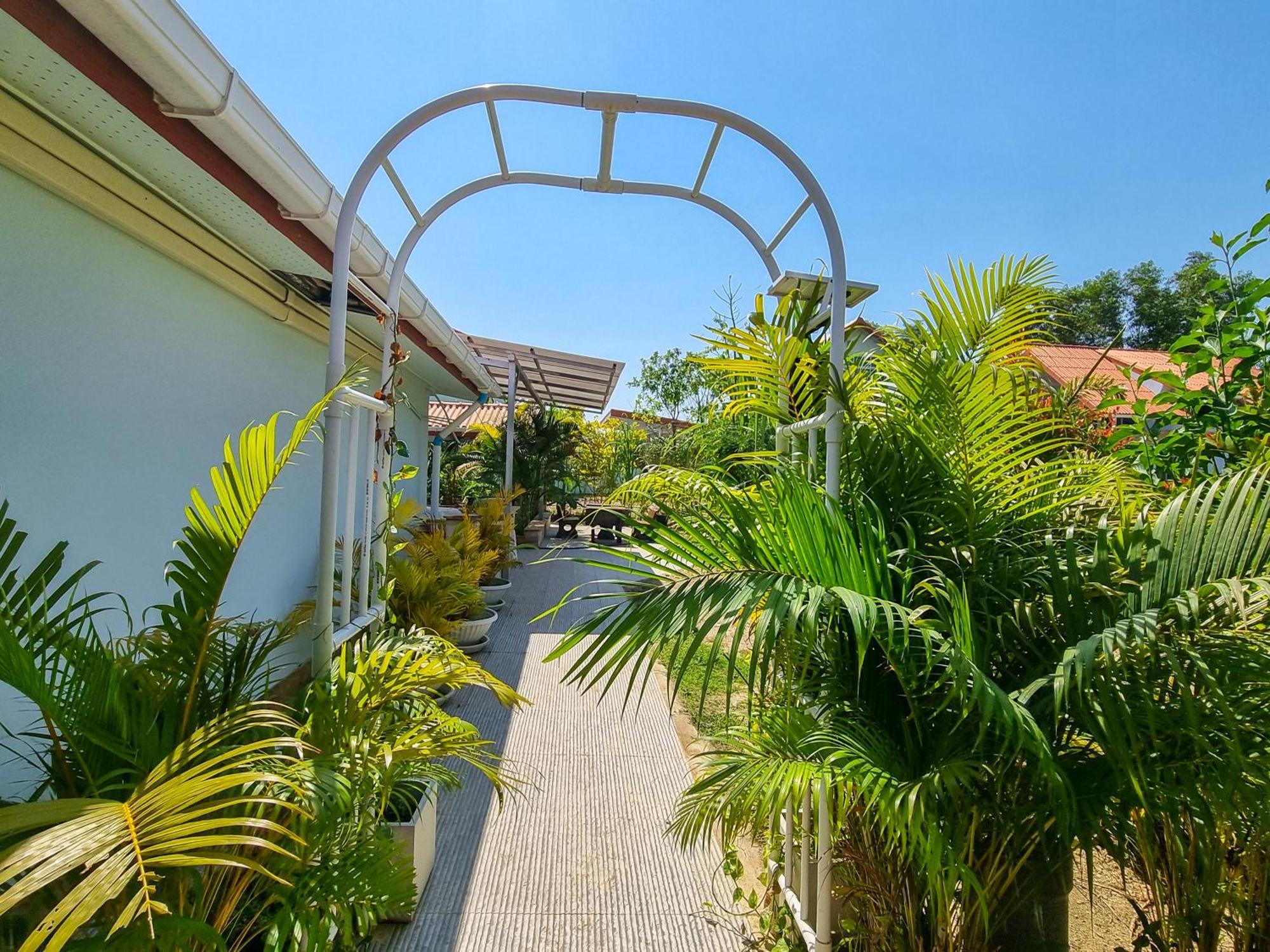 Tina's Living Paradise Ii - With Private Pool, 5 Min To Holiday home
