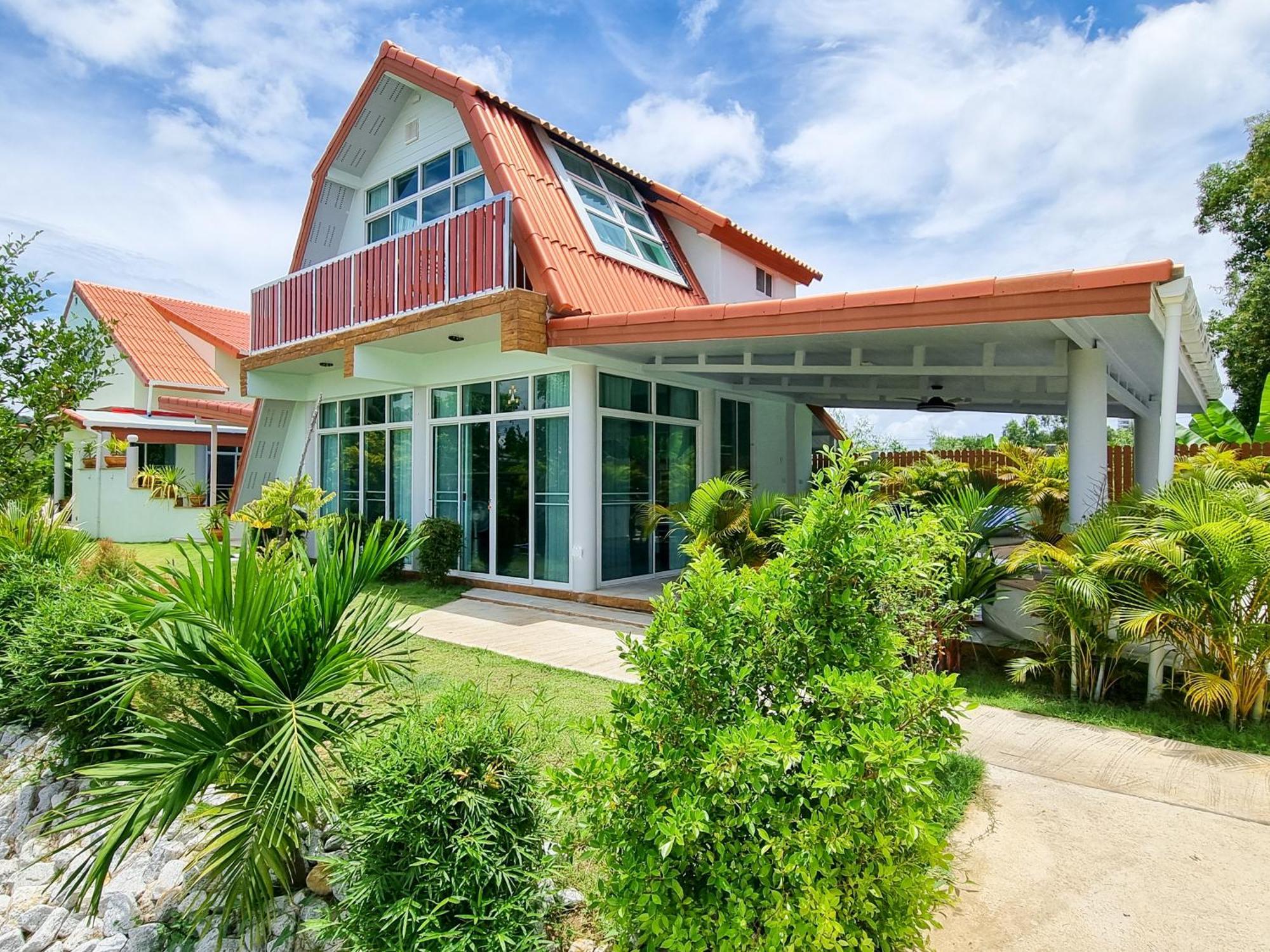 Tina's Living Paradise Ii - With Private Pool, 5 Min To