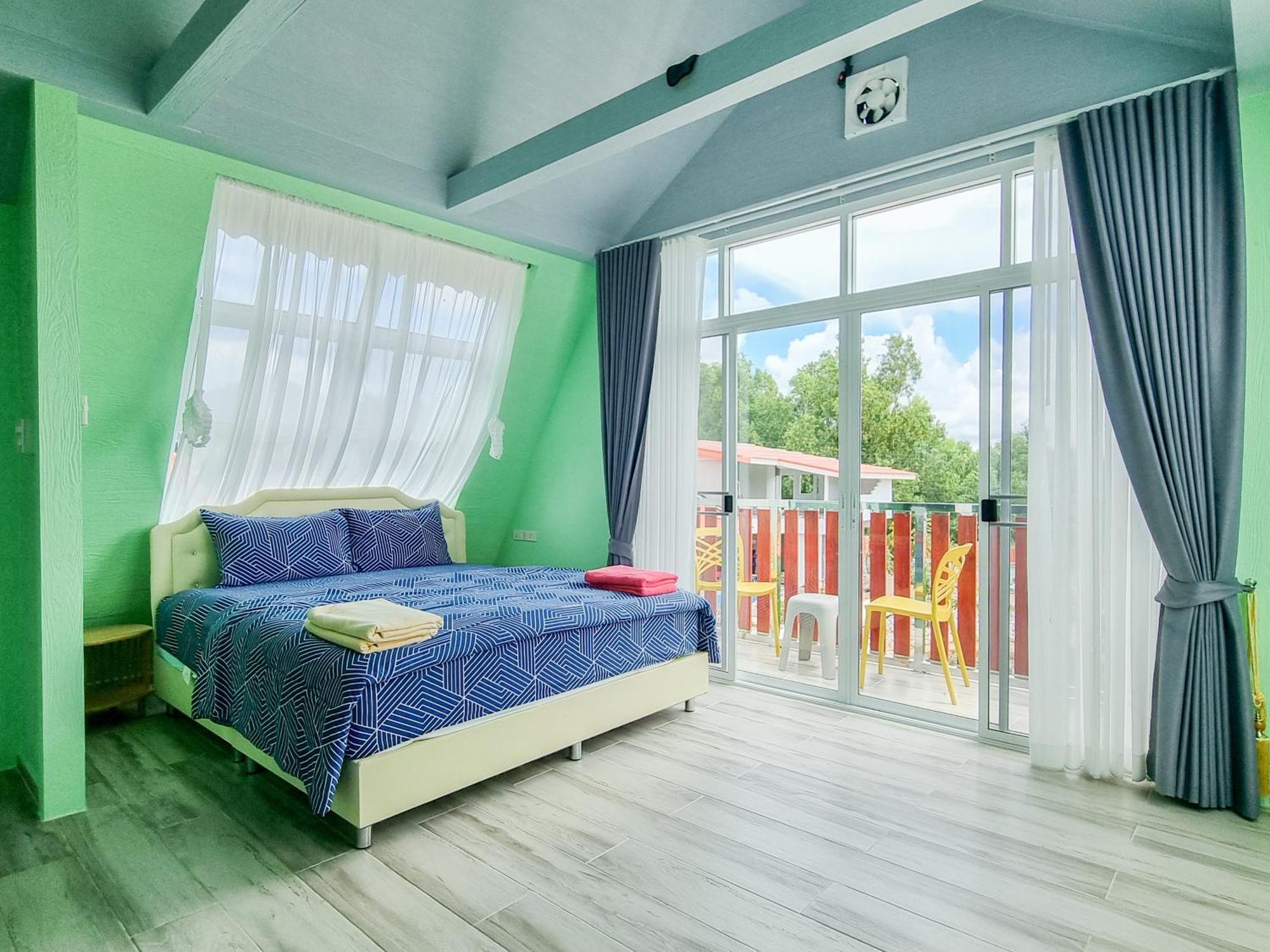 Tina's Living Paradise Ii - With Private Pool, 5 Min To