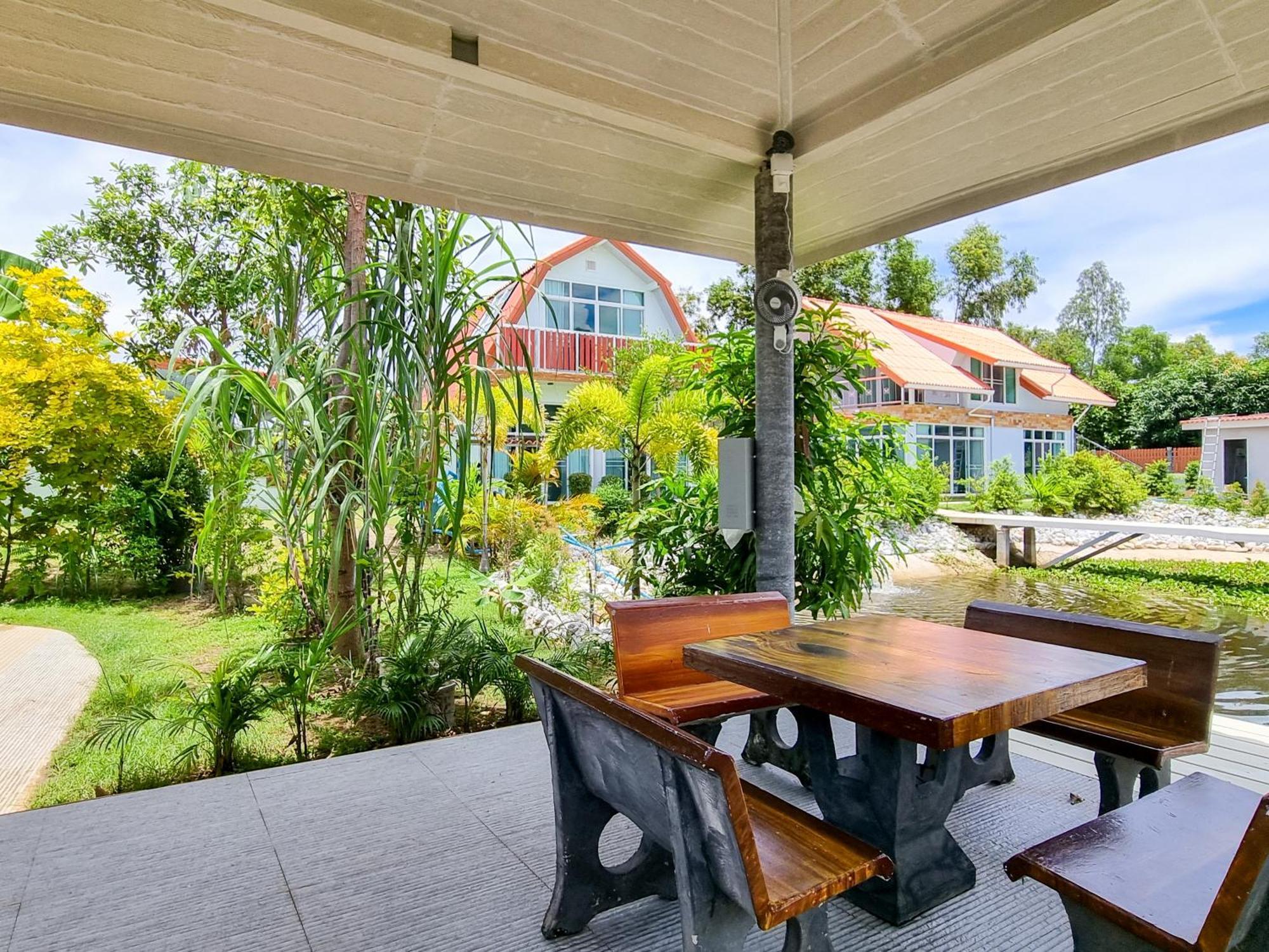 Tina's Living Paradise Ii - With Private Pool, 5 Min To * Rayong