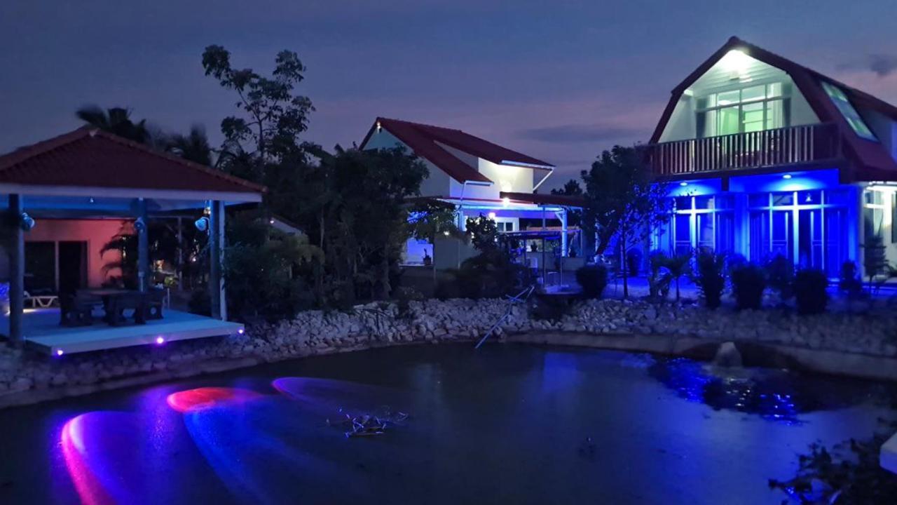Tina's Living Paradise Ii - With Private Pool, 5 Min To