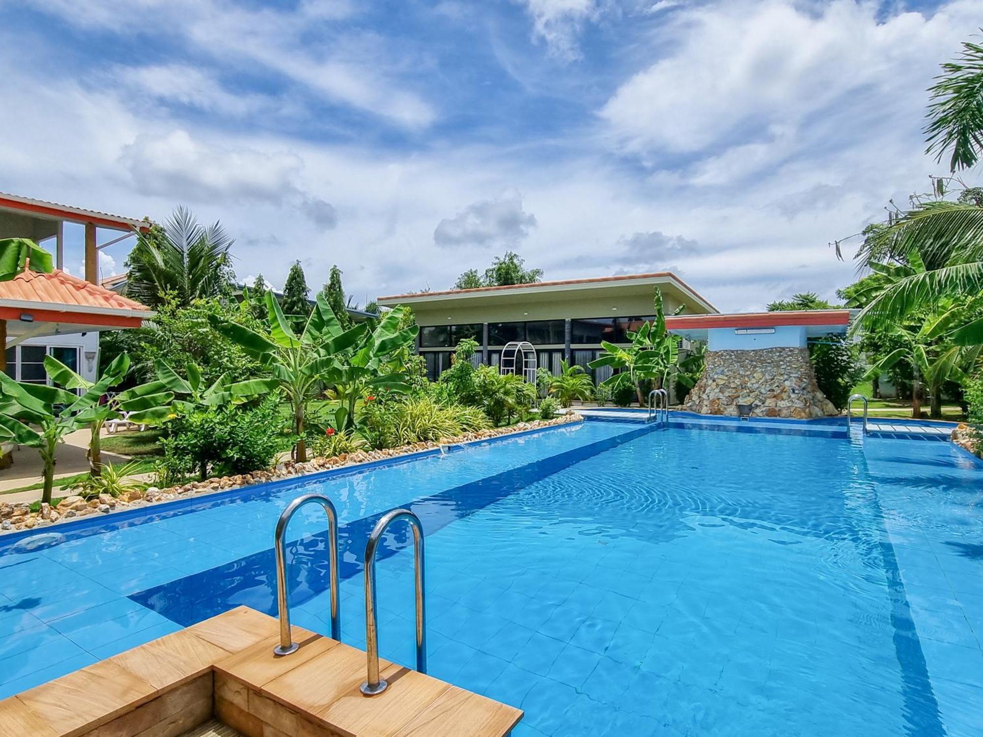 Tina's Living Paradise Ii - With Private Pool, 5 Min To * Rayong