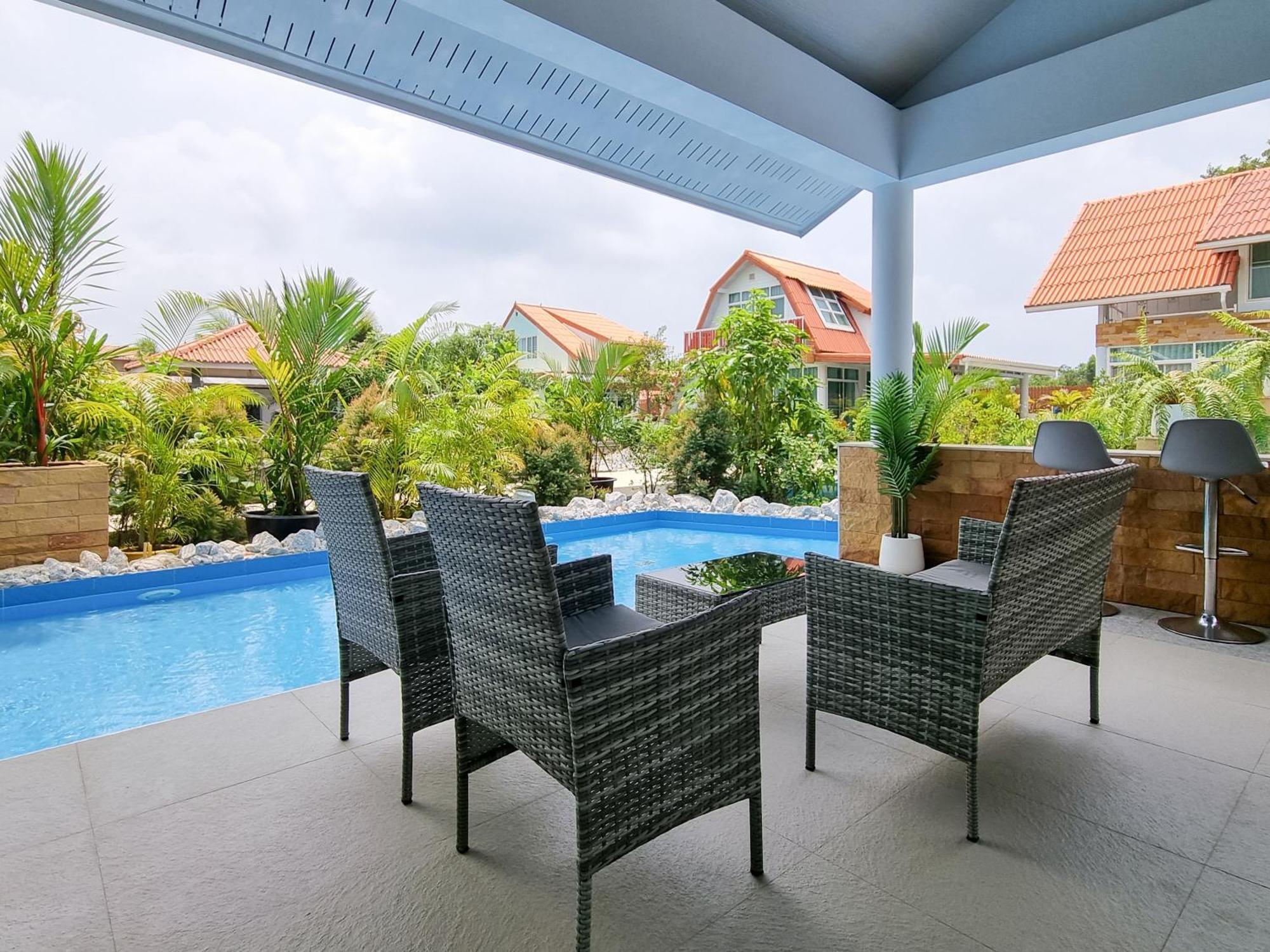 Holiday home Tina's Living Paradise Ii - With Private Pool, 5 Min To