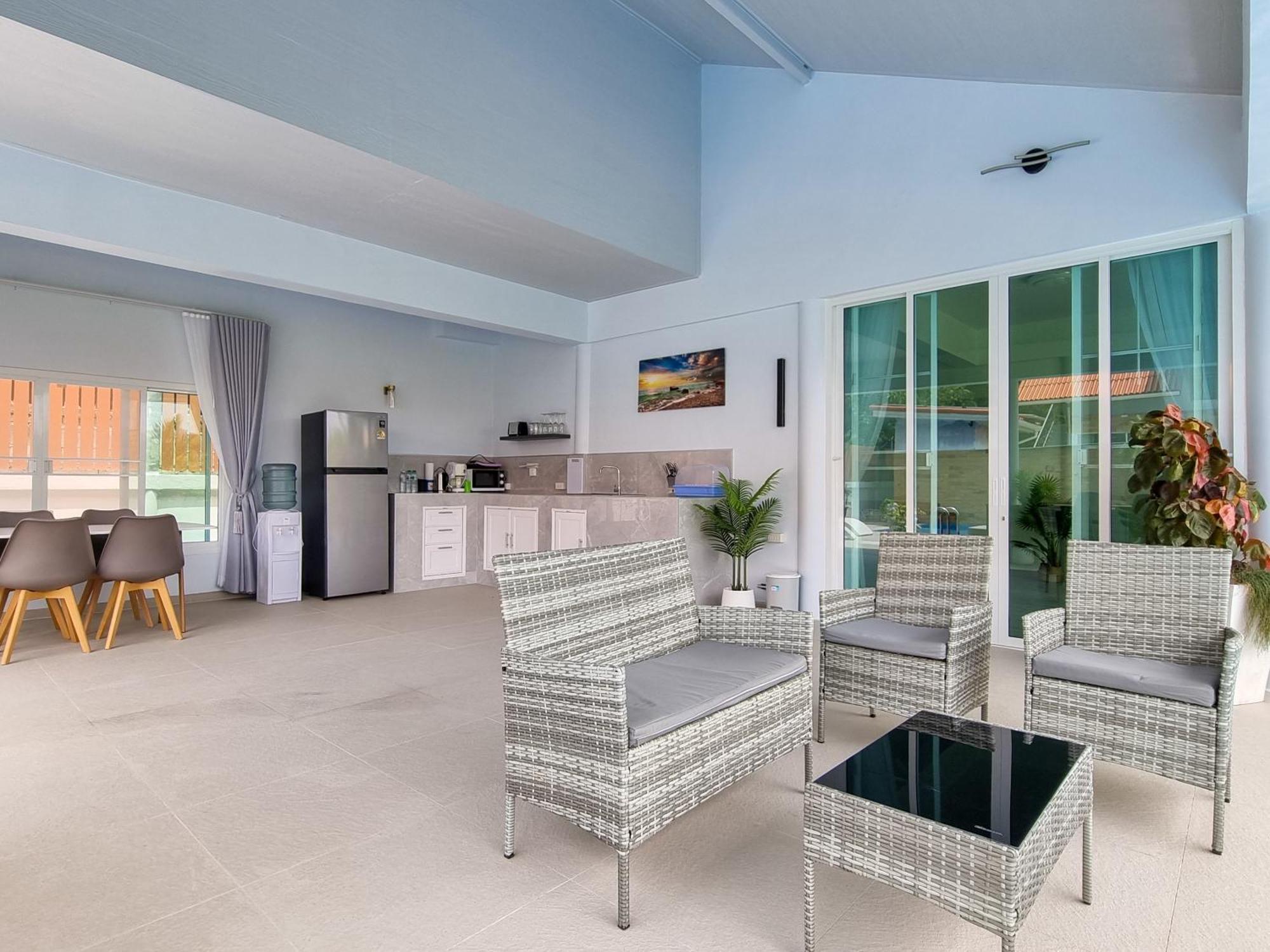 Tina's Living Paradise Ii - With Private Pool, 5 Min To Holiday home